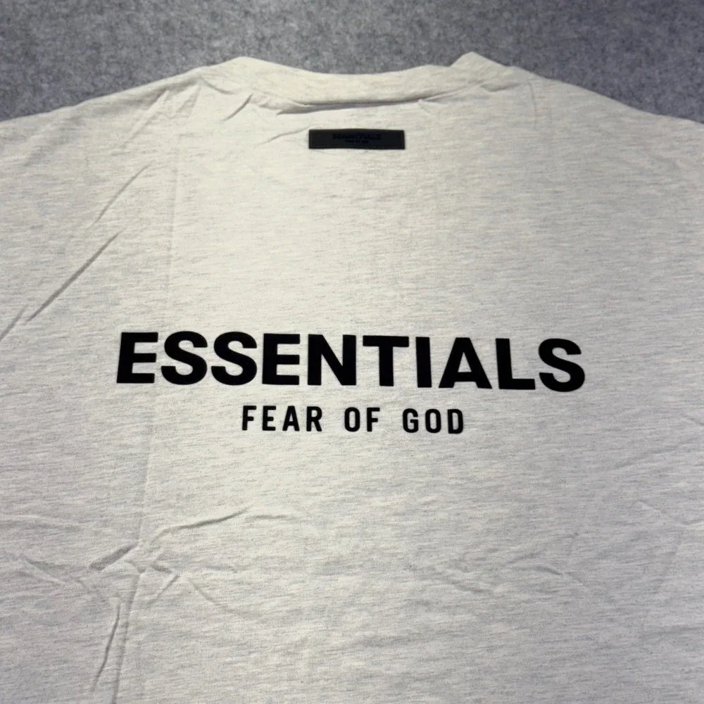 Fear of God Essentials T-Shirt Men XL Light Oatmeal New Short Sleeve Logo Tee